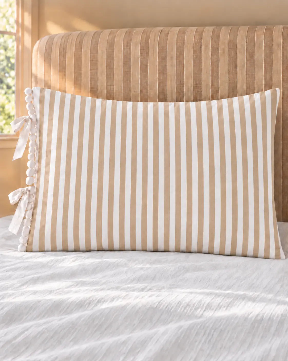Composición de Almohadas · Herencia Beige