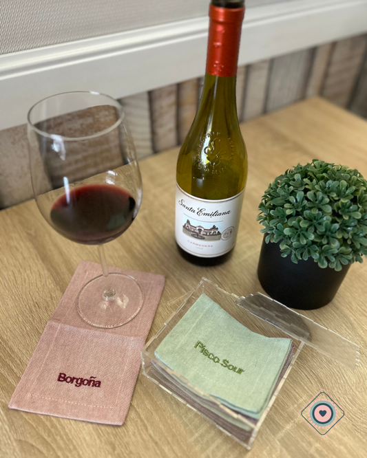 Set de servilletas de cóctel/posa vasos en lino bordadas (incluye caja de acrílico)