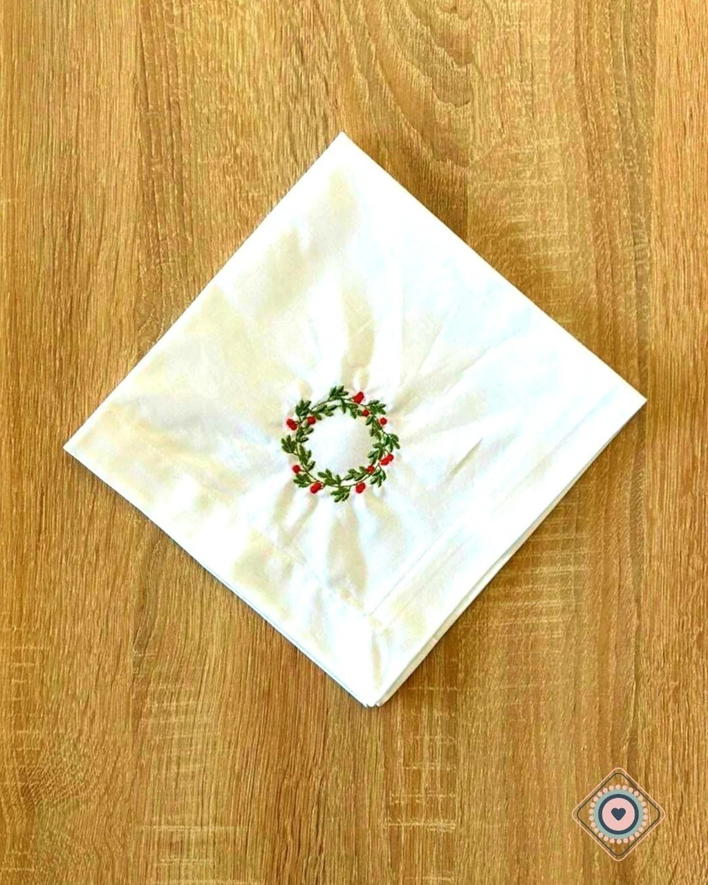 Servilleta de Tela Bordada color blanco Guirnalda