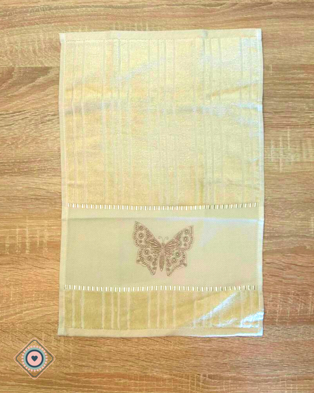 Toalla de visita bordada Mariposa