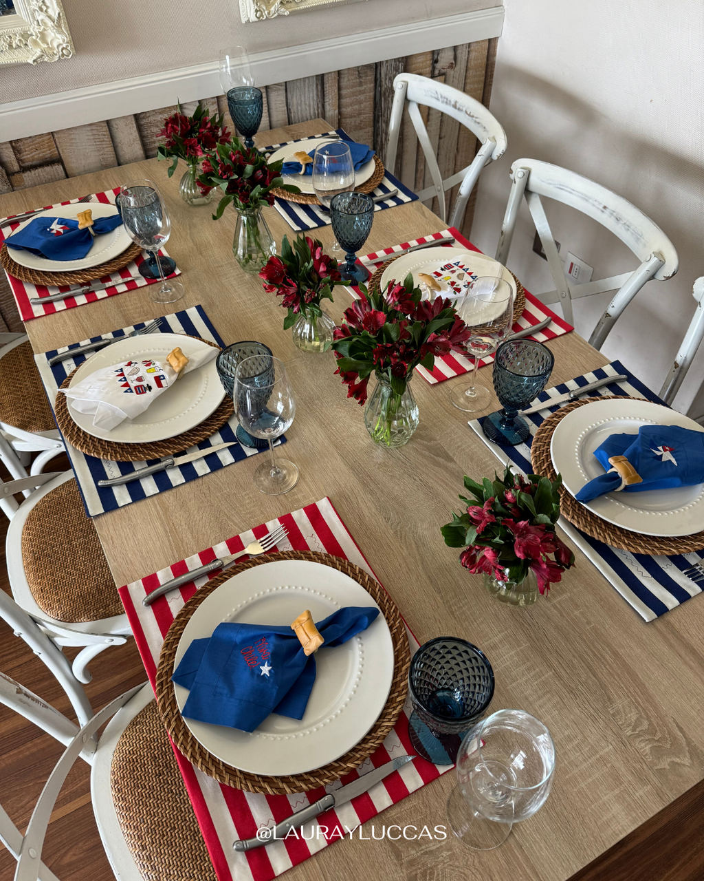 Kit de Mesa Puesta Rayas Rojas Fiestas Patrias