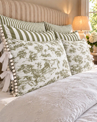 Composición de Almohadas · Jardín de Olivos