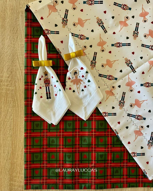 Kit de Mesa Puesta Cascanueces (servilleta bordada)