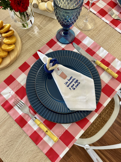 Kit de Mesa Picnic Rojo con Servilletas Chilenismos
