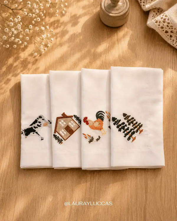 Kit con 4 Servilletas de Tela Bordadas La Casona