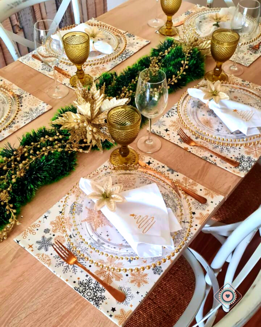 Servilleta de Tela Color blanco bordada pino navideño dorado