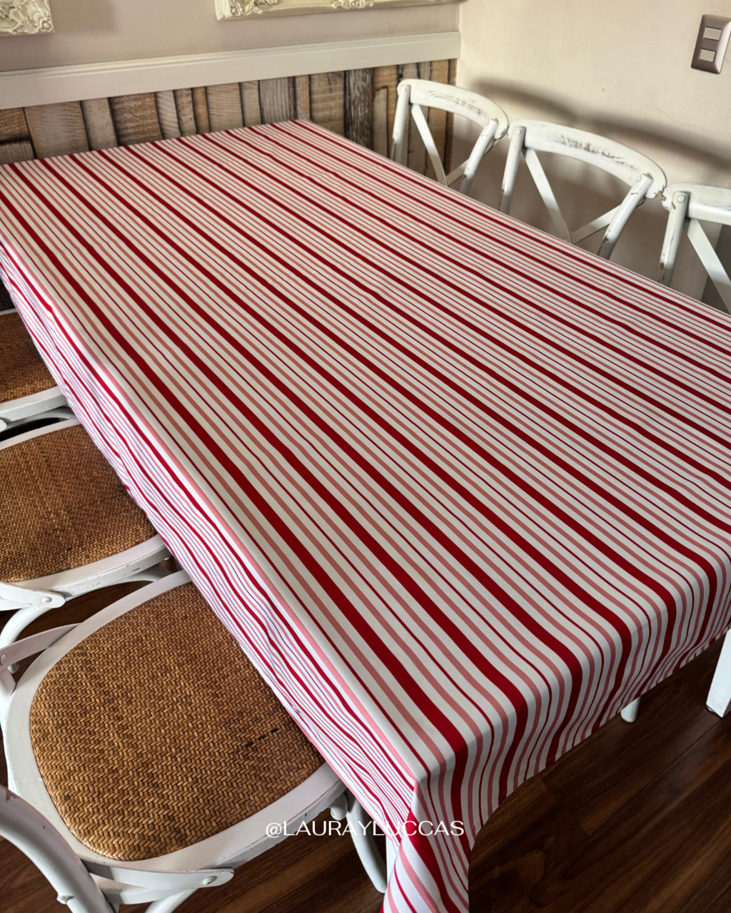 Mantel Rectangular Líneas rojas