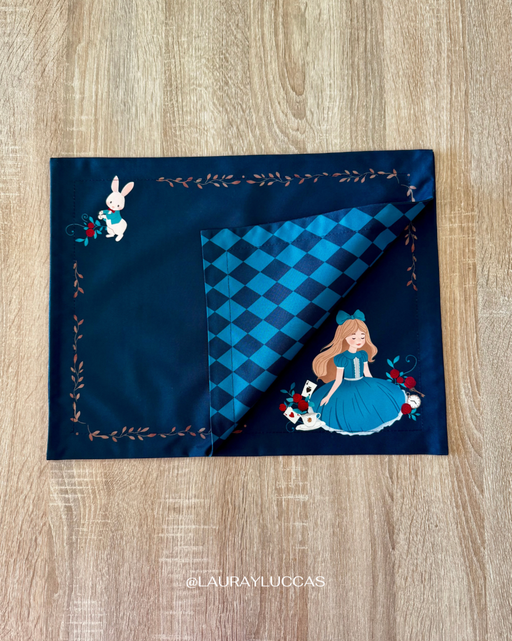 Kit de Mesa Puesta Alicia en el país de las maravillas Azul petróleo