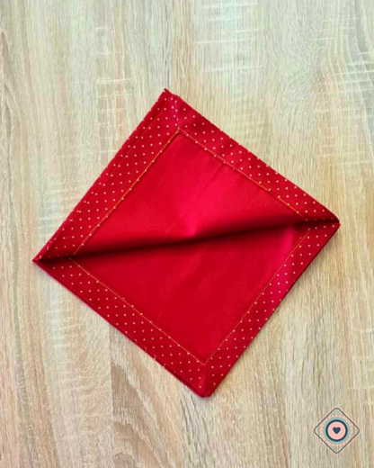 Servilleta de Tela Color Burdeo Lunares dorado