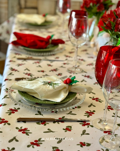 Mantel Rectangular Berries