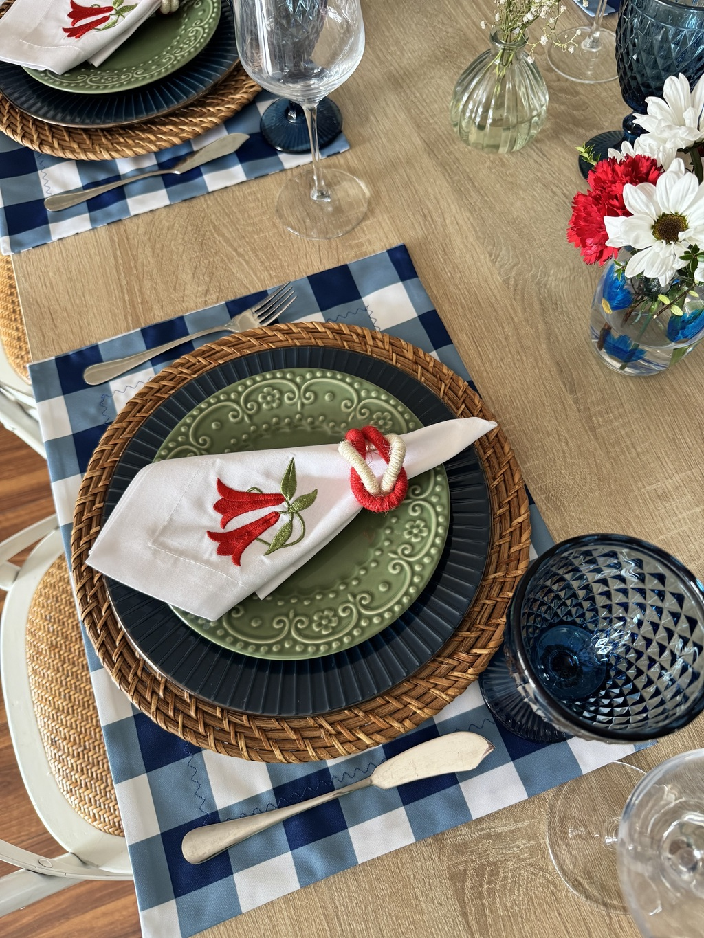 Kit de Mesa Picnic Azul con Servilletas Copihue