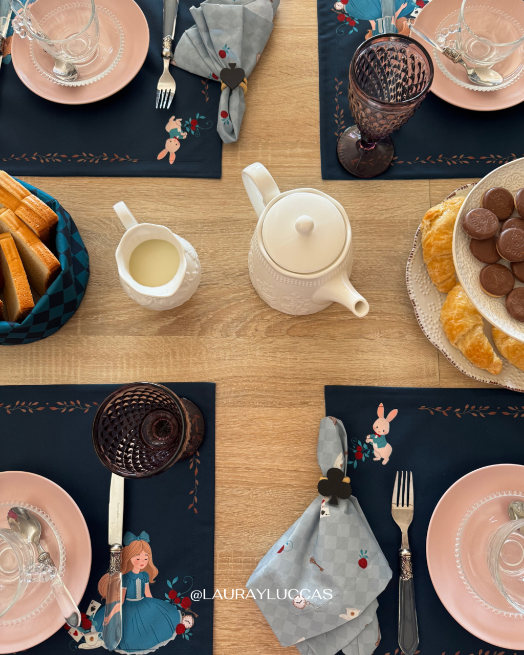 Kit de Mesa Puesta Alicia en el país de las maravillas Azul petróleo