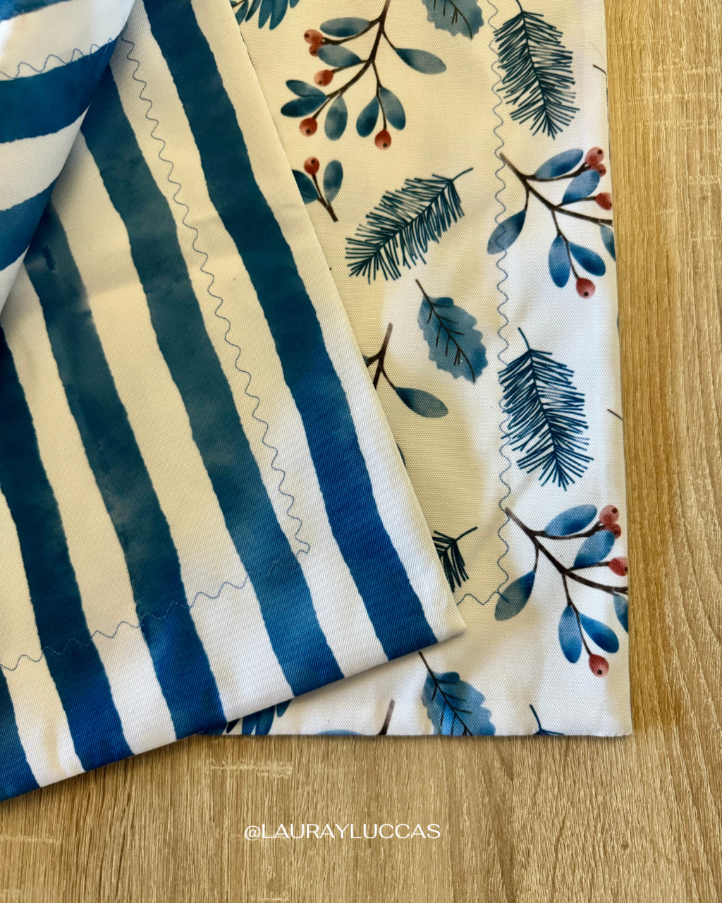 Individual de tela doble faz impermeable Berries Azul