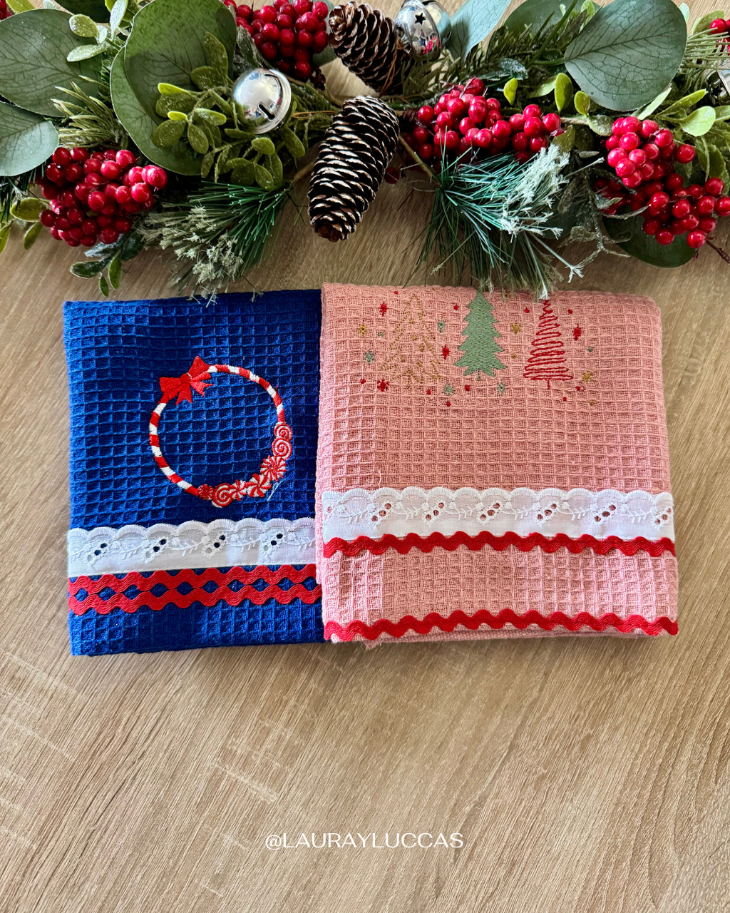 Paño de Cocina Palo Rosa Pinos Navideños