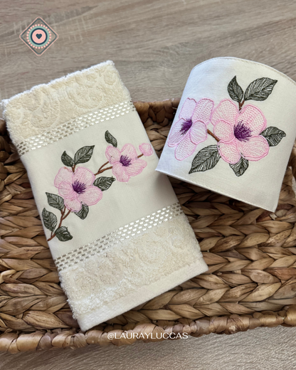Kit Toalla de visita beige bordada + porta rollo Flor de Cerezo
