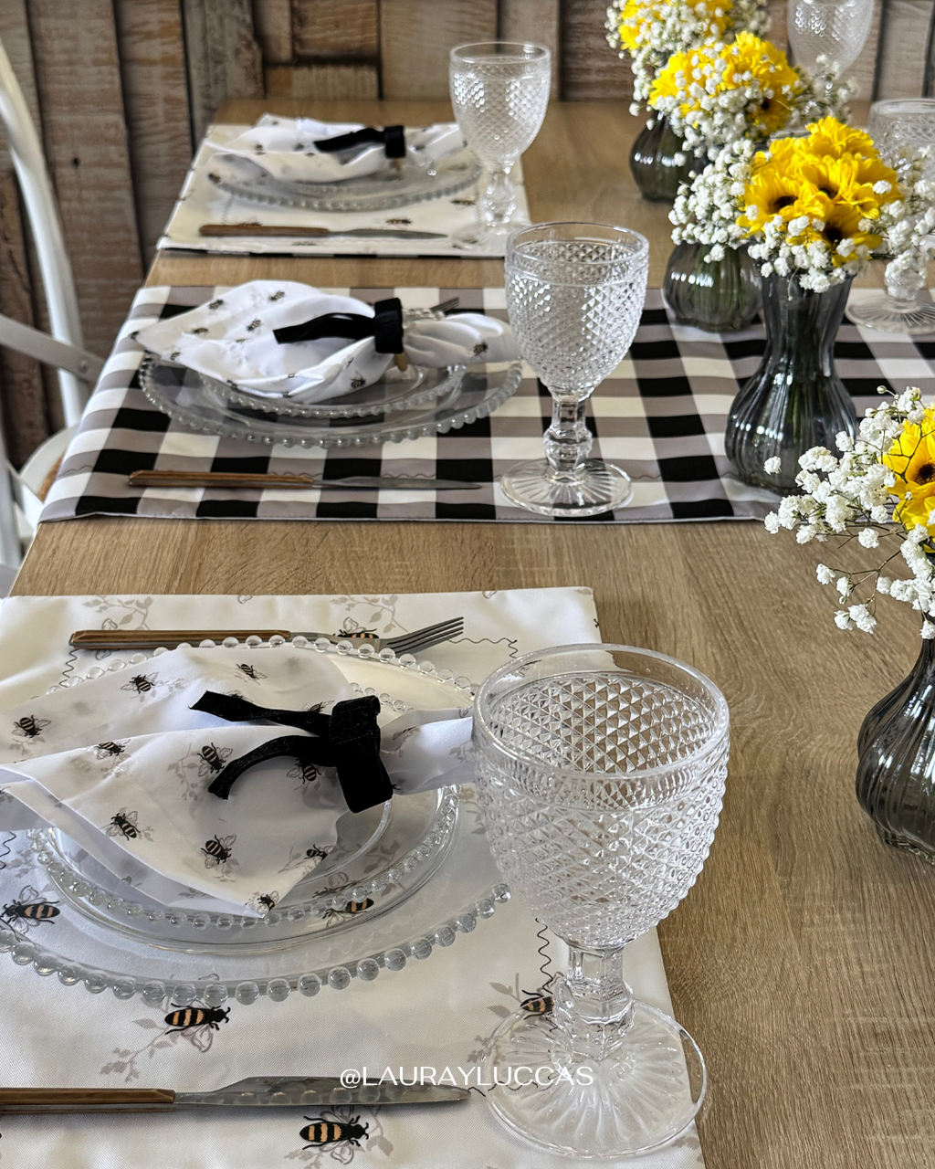 Kit de Mesa Abeja Dorada con servilletas estampada abeja