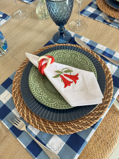 Servilletas de Tela Bordada color blanco Copihue