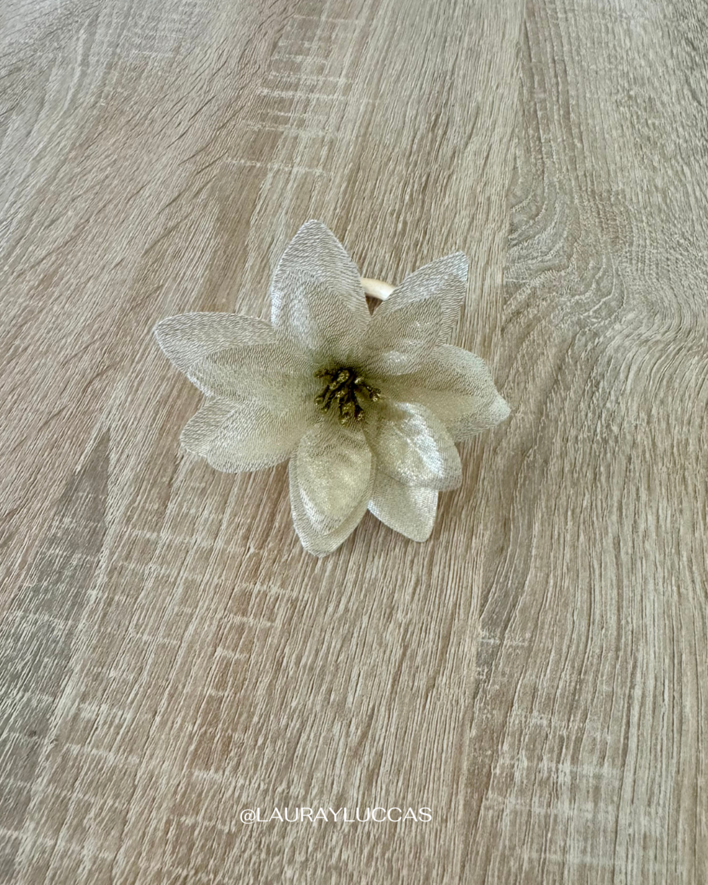 Porta servilletas flor dorada