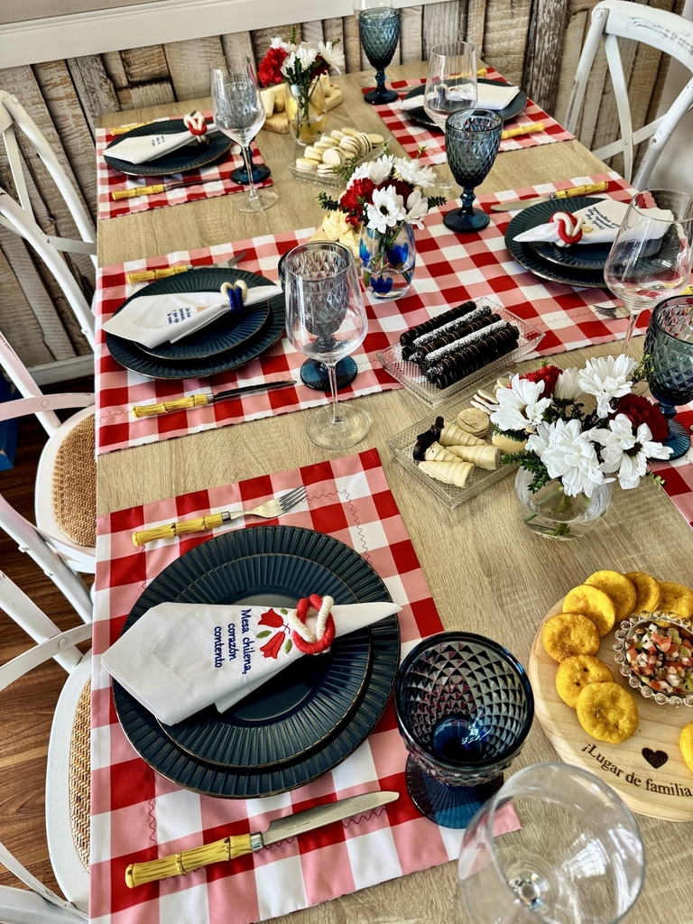 Set familia - 4 individuales doble faz Picnic Rojo