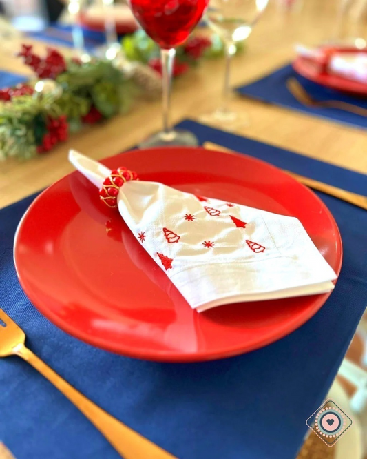 Servilleta de Tela Bordada Blanca Pinos pinos rojos