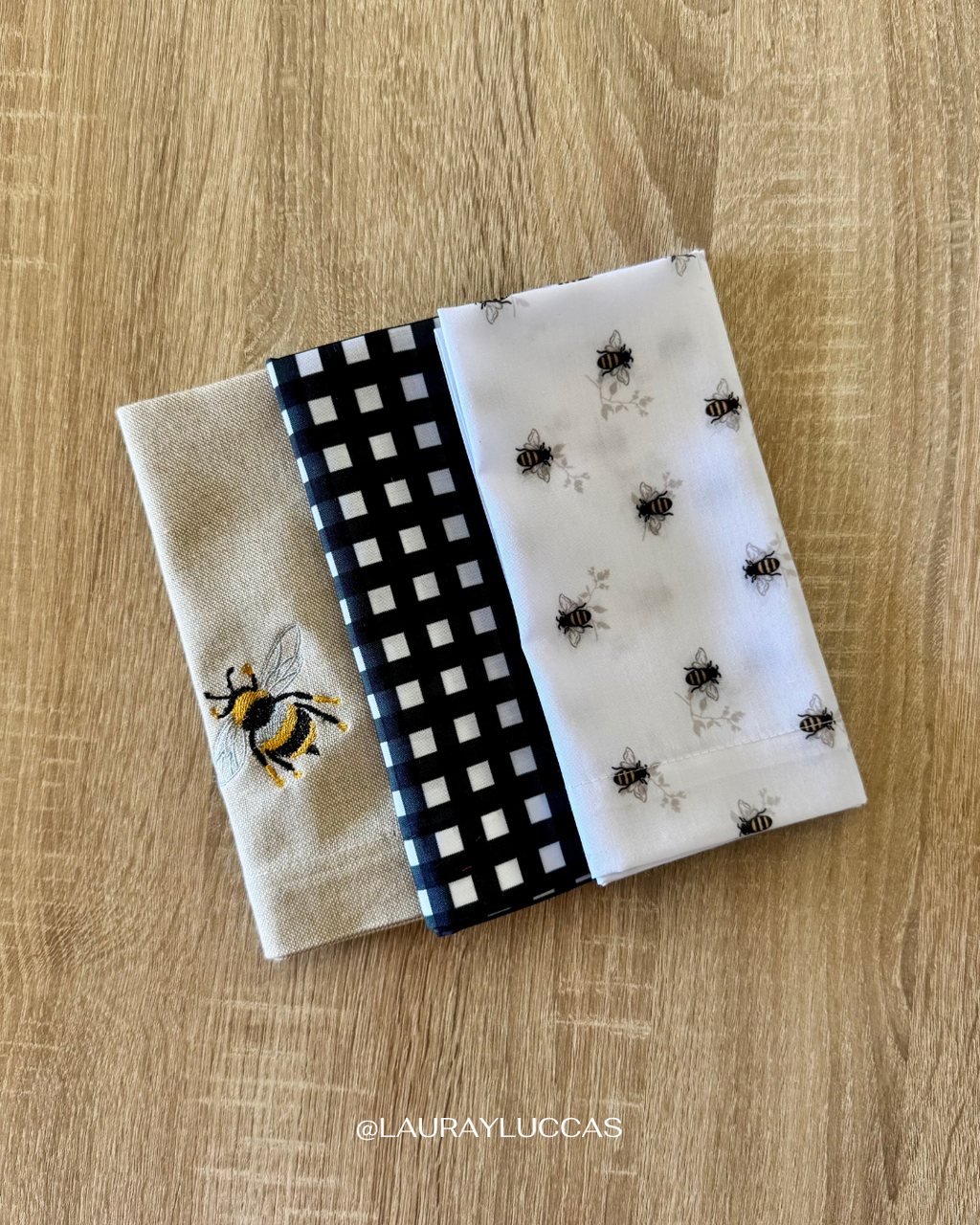 Servilleta de Tela Estampada Abeja Dorada