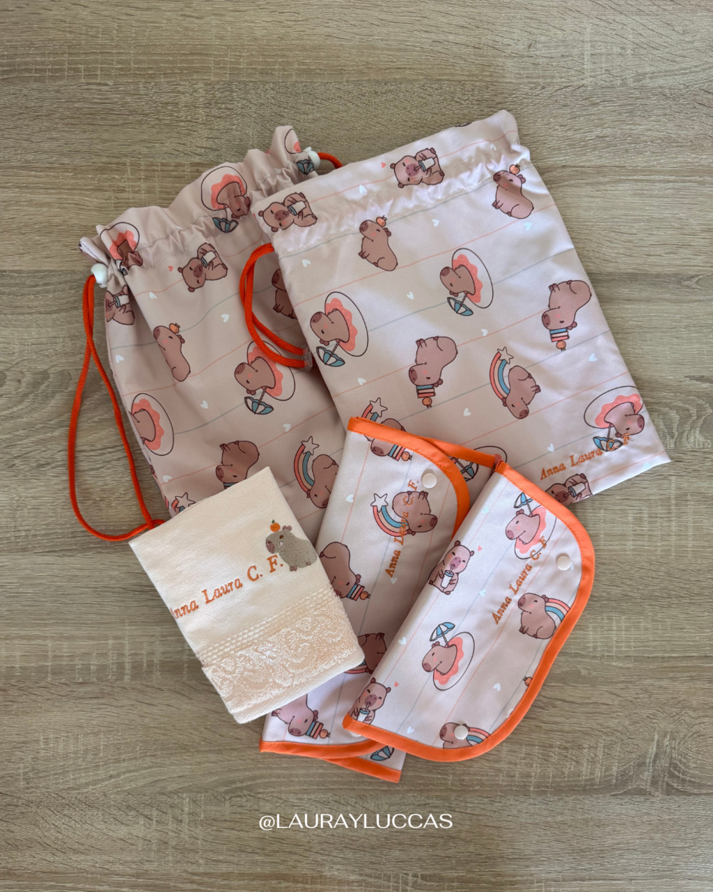 Estuche Individual Impermeable personalizado Capibara
