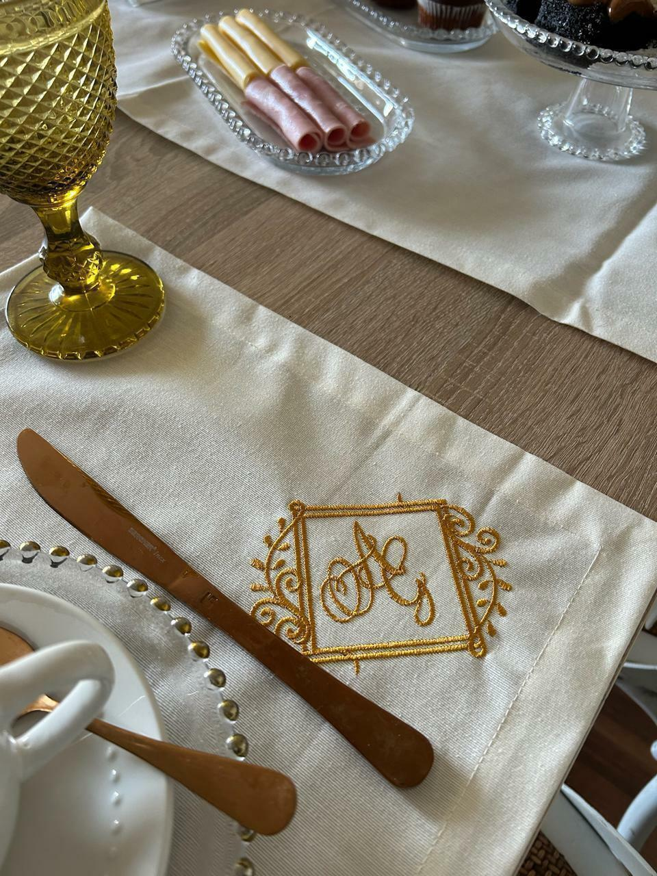 Kit de Mesa Puesta bordado monograma