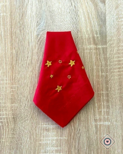 Servilleta de Tela Bordada color roja estrellas doradas