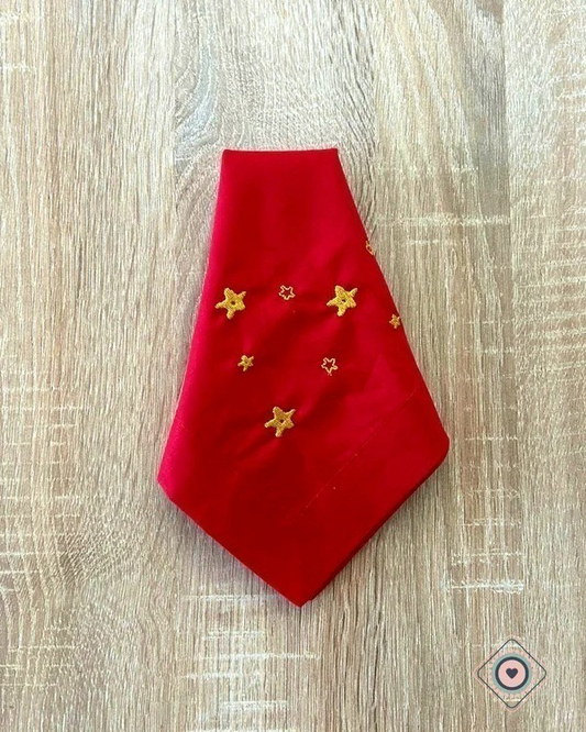 Servilleta de Tela Bordada color roja estrellas doradas