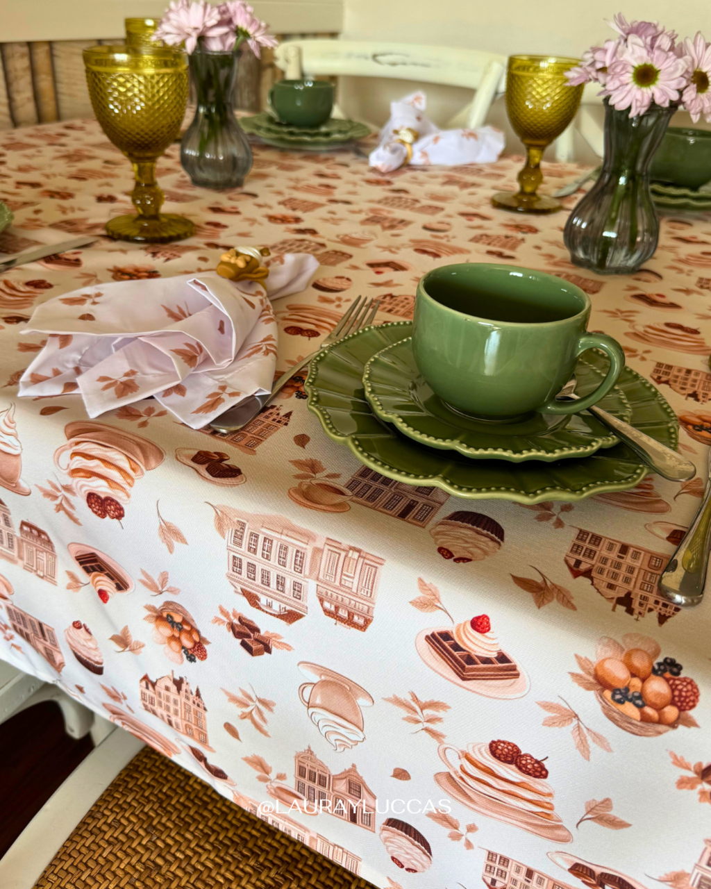 Mantel Rectangular Chocolate Belga