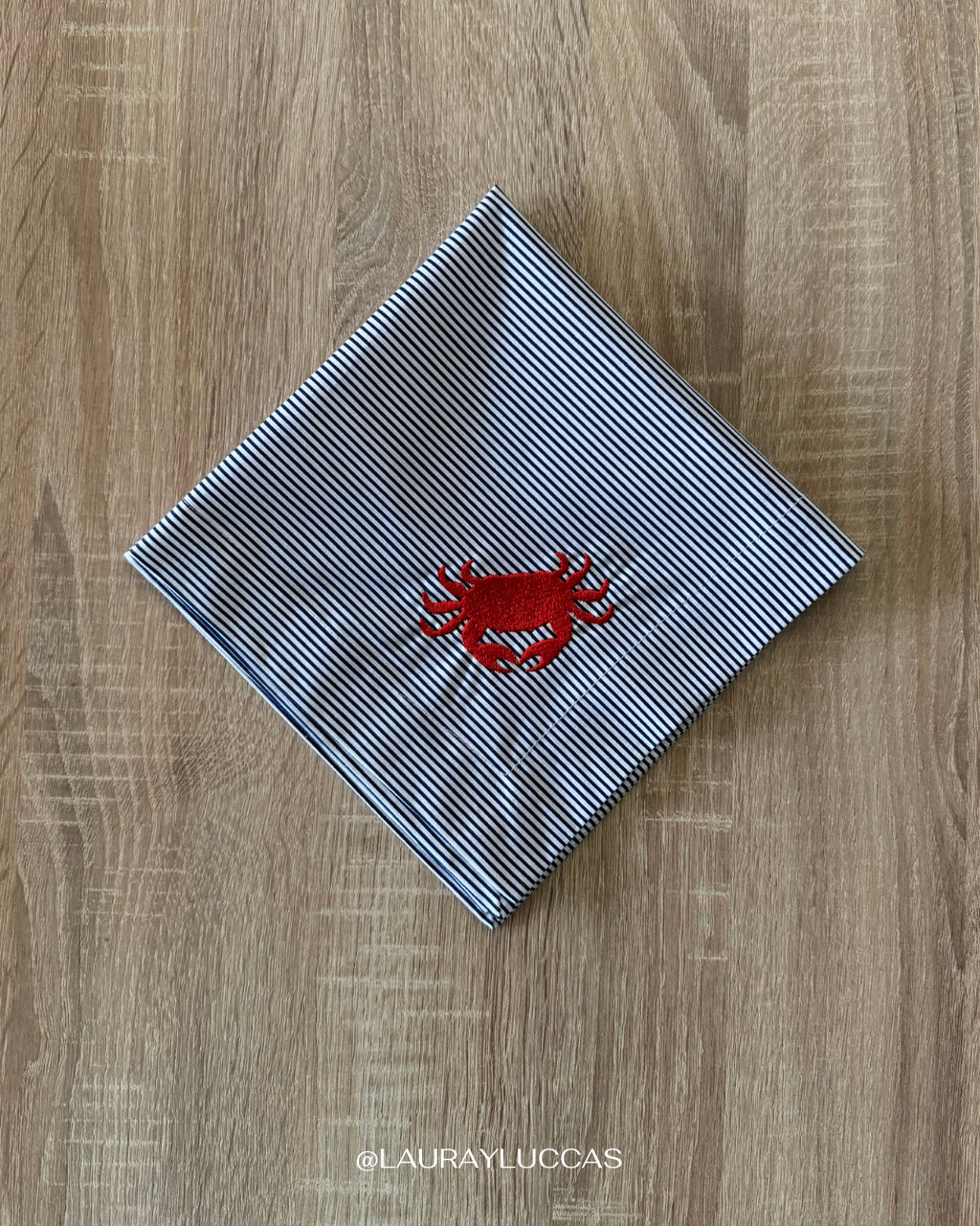 Servilleta de Tela Bordada Rayas Azules Cangrejo