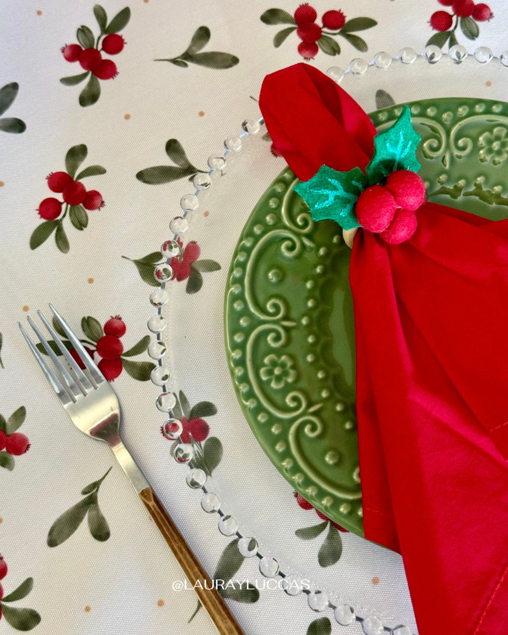Mantel Rectangular Berries