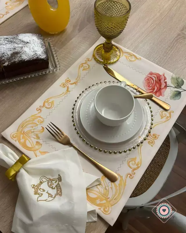 Kit de Mesa Puesta Bella con servilletas bordadas