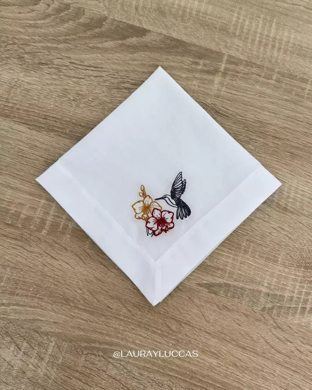 Servilleta de Tela Bordada Cattleya