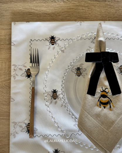 Servilleta de Tela en lino bordada Abeja Dorada